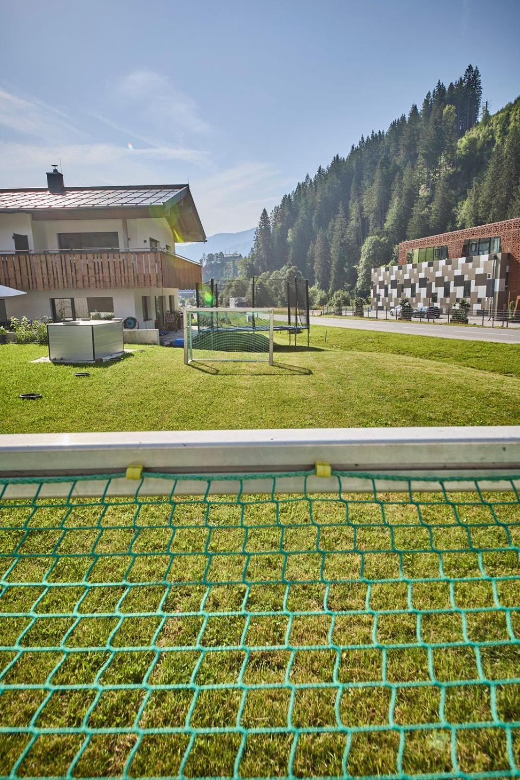 Haus Joan - Apartments Saalbach-Hinterglemm Exterior photo