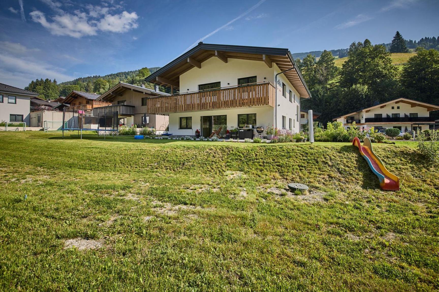 Haus Joan - Apartments Saalbach-Hinterglemm Exterior photo